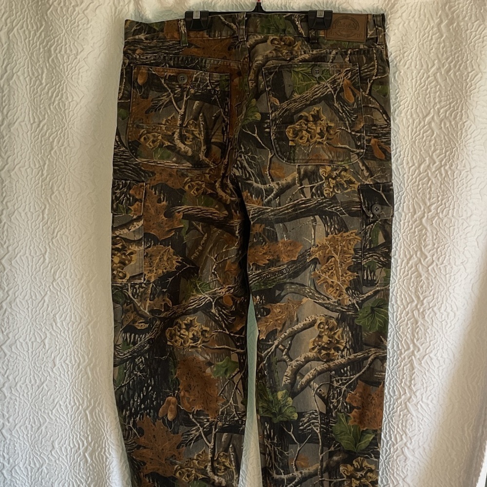 Cabela's Woodland Camouflage cargo hunting Pants - Picture 4 of 8